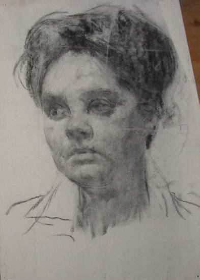 Ефанов В.П. «Богданова И.С.», портрет,1974, бумага, уголь, 48x32cm  ОТКРЫТКА: <18kb>